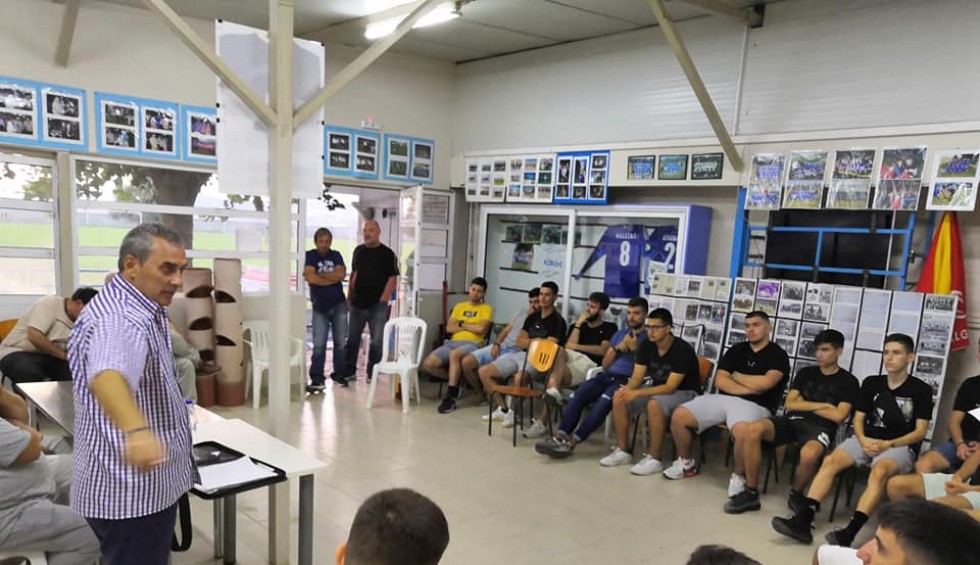 A generic square placeholder image with rounded corners in a figure.