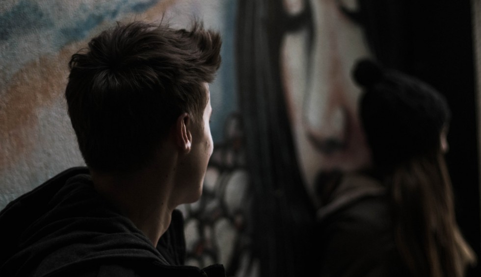 A generic square placeholder image with rounded corners in a figure.