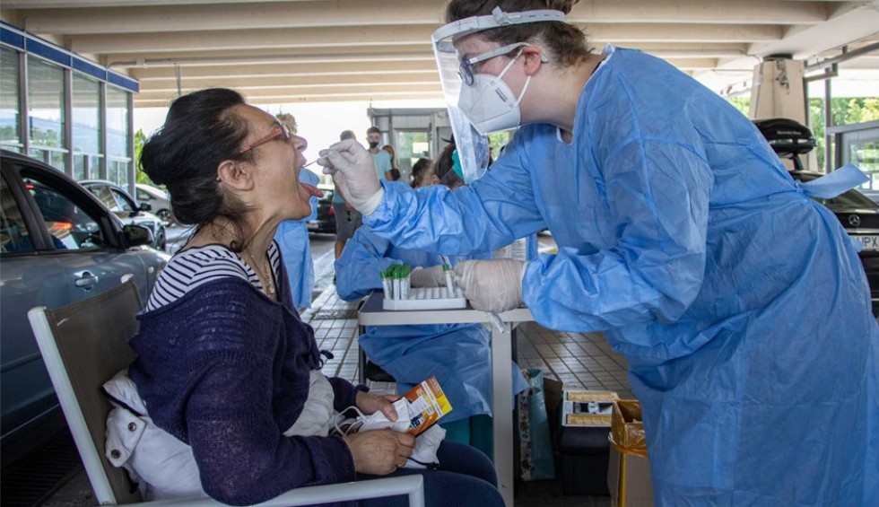 A generic square placeholder image with rounded corners in a figure.