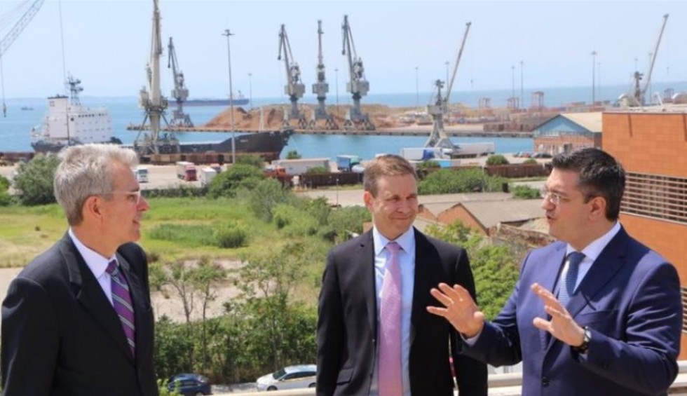 A generic square placeholder image with rounded corners in a figure.