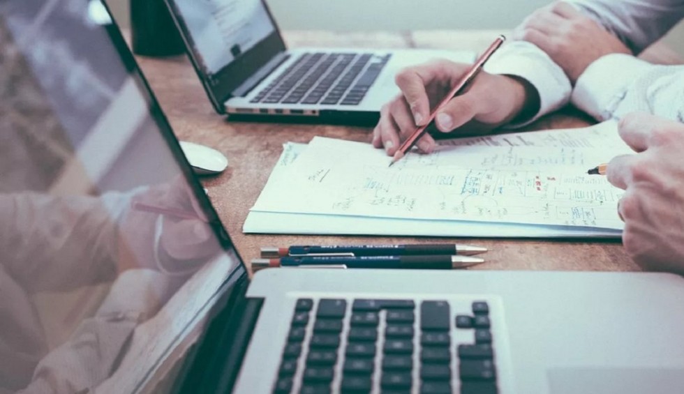 A generic square placeholder image with rounded corners in a figure.