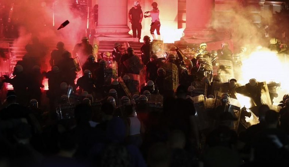 A generic square placeholder image with rounded corners in a figure.