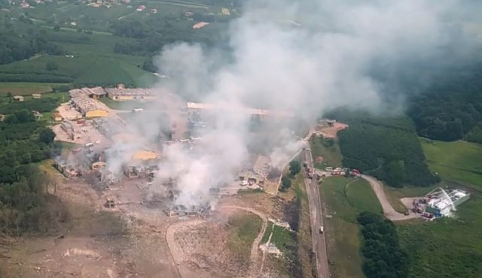 A generic square placeholder image with rounded corners in a figure.