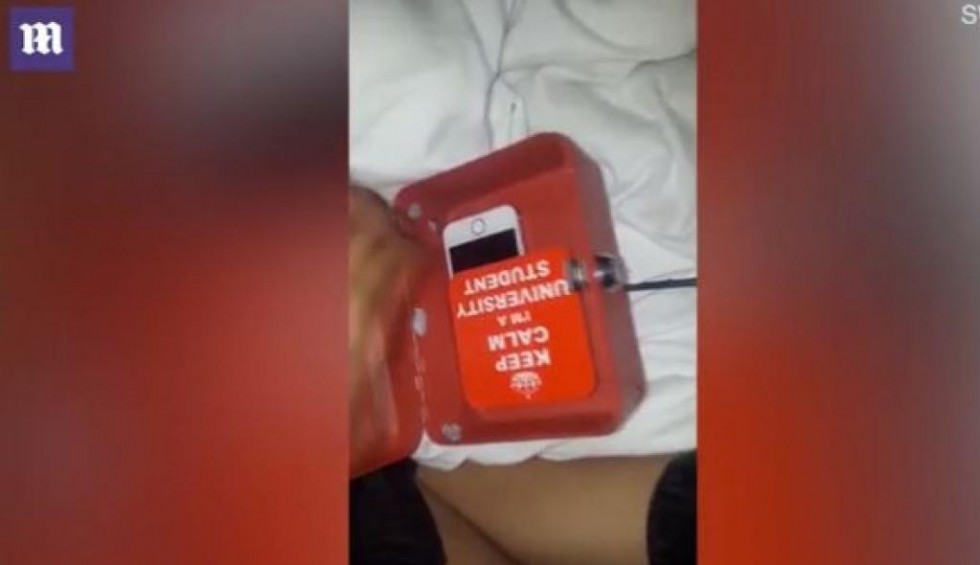 A generic square placeholder image with rounded corners in a figure.