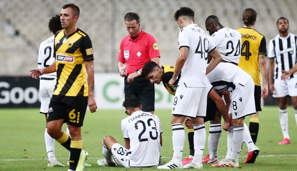 A generic square placeholder image with rounded corners in a figure.