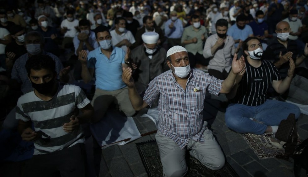 A generic square placeholder image with rounded corners in a figure.