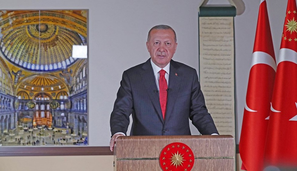 A generic square placeholder image with rounded corners in a figure.