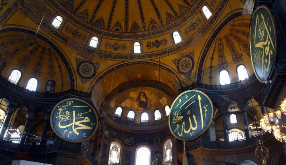 A generic square placeholder image with rounded corners in a figure.