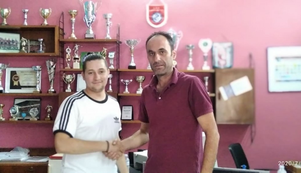 A generic square placeholder image with rounded corners in a figure.