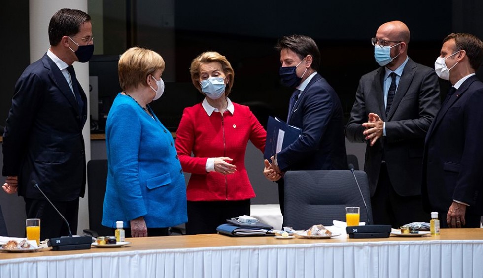 A generic square placeholder image with rounded corners in a figure.