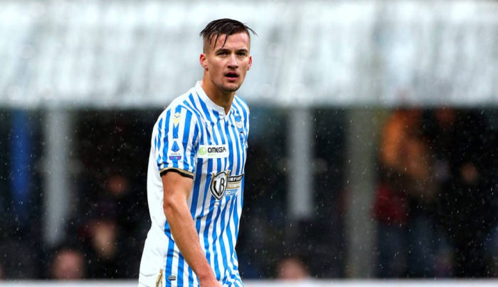 A generic square placeholder image with rounded corners in a figure.