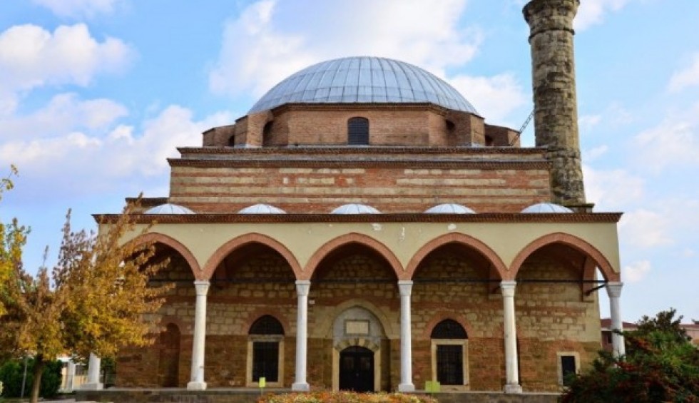 A generic square placeholder image with rounded corners in a figure.