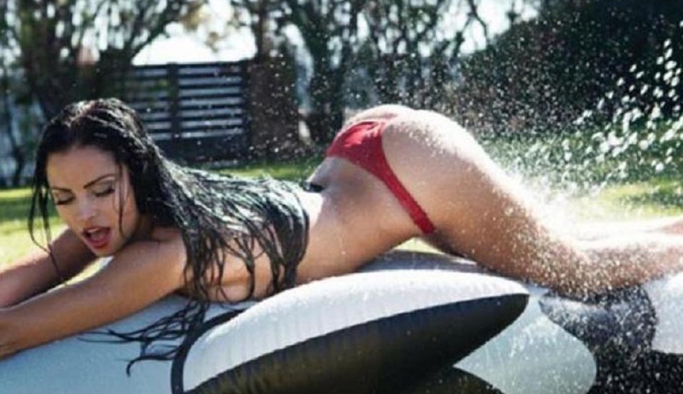 A generic square placeholder image with rounded corners in a figure.