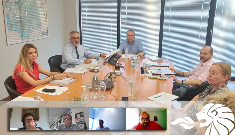 A generic square placeholder image with rounded corners in a figure.