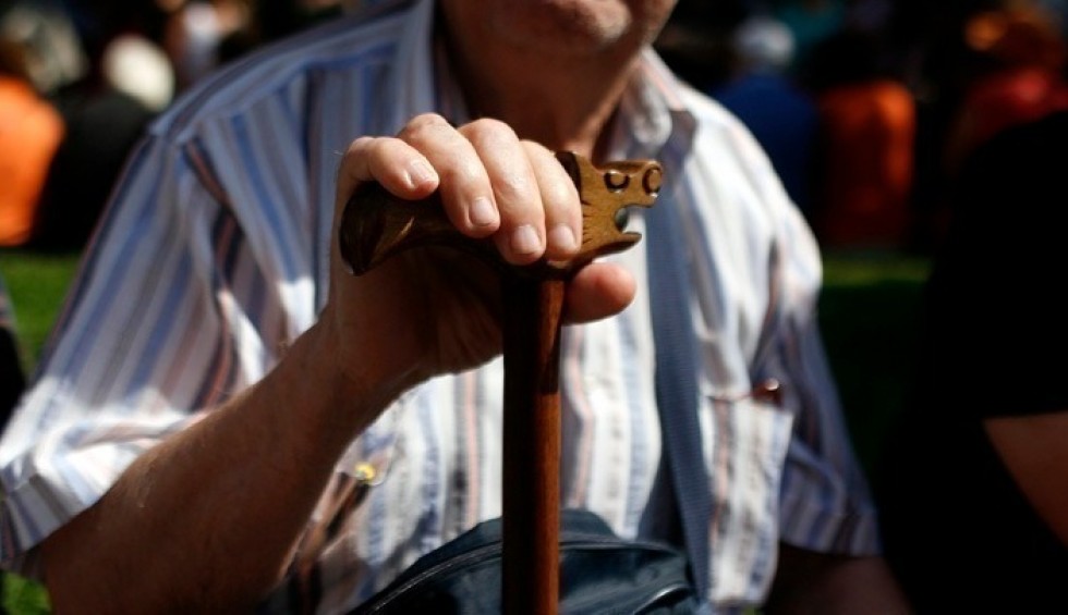 A generic square placeholder image with rounded corners in a figure.