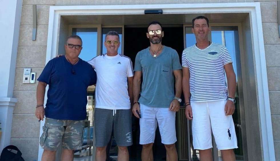 A generic square placeholder image with rounded corners in a figure.