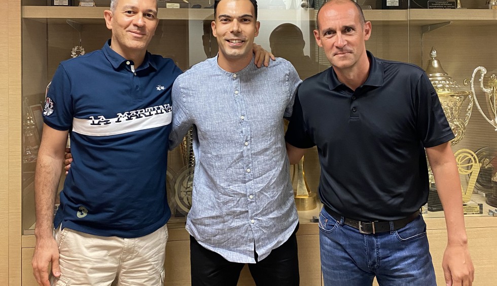 A generic square placeholder image with rounded corners in a figure.