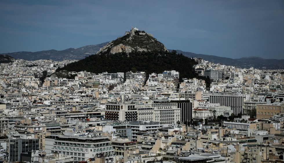 A generic square placeholder image with rounded corners in a figure.