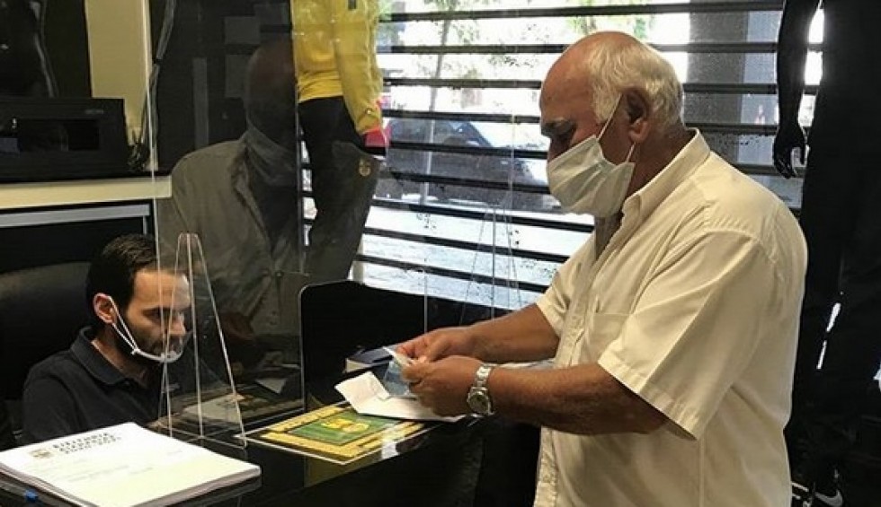 A generic square placeholder image with rounded corners in a figure.