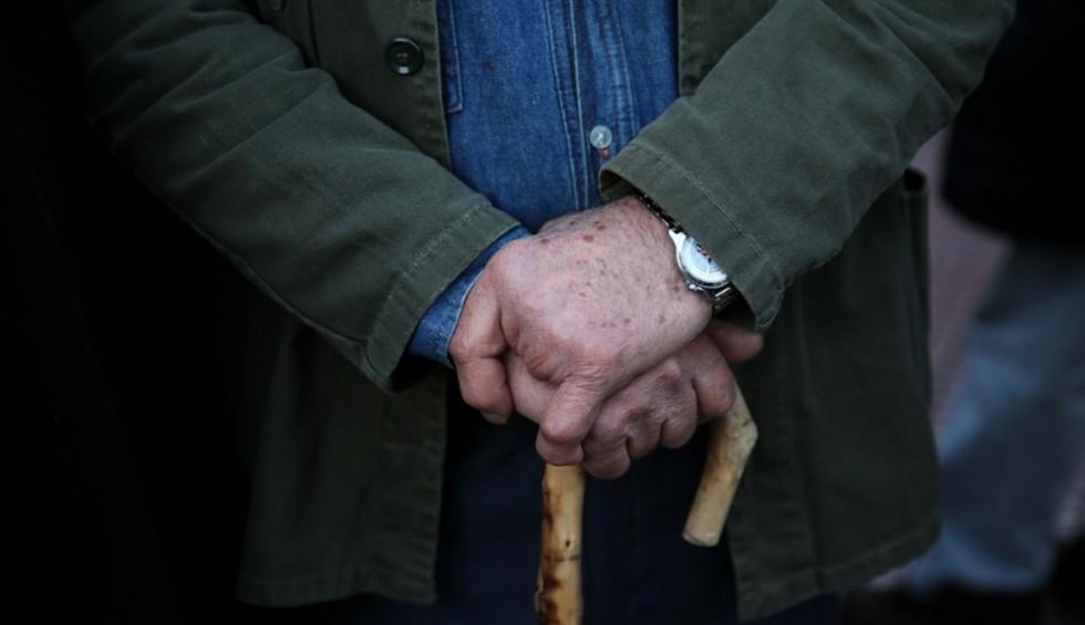 A generic square placeholder image with rounded corners in a figure.