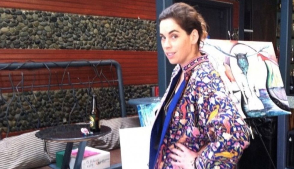 A generic square placeholder image with rounded corners in a figure.