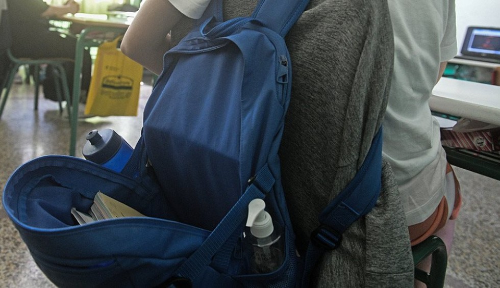 A generic square placeholder image with rounded corners in a figure.