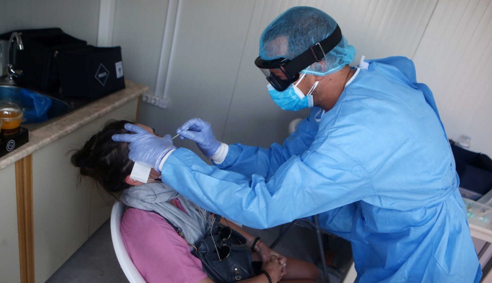 A generic square placeholder image with rounded corners in a figure.