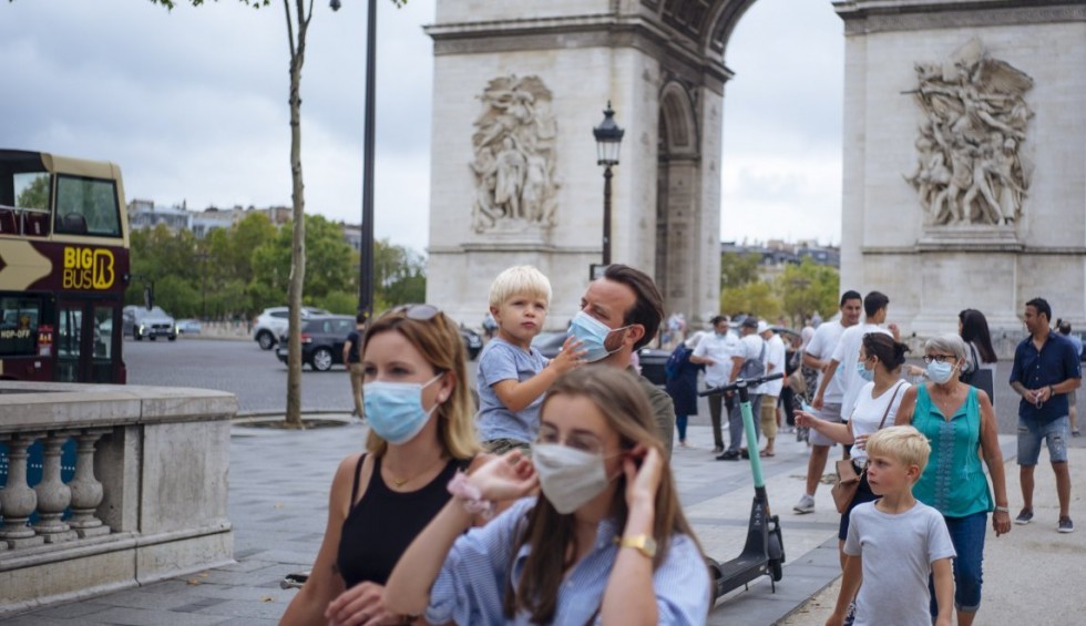 A generic square placeholder image with rounded corners in a figure.