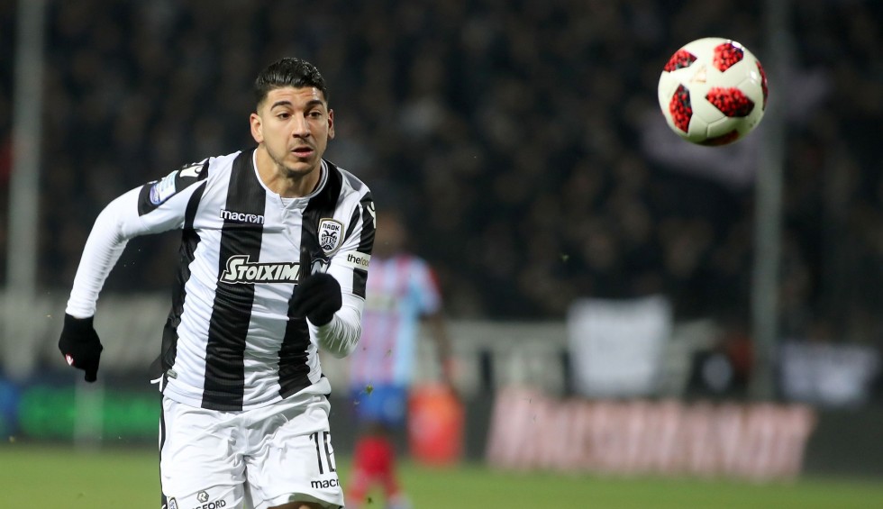 A generic square placeholder image with rounded corners in a figure.