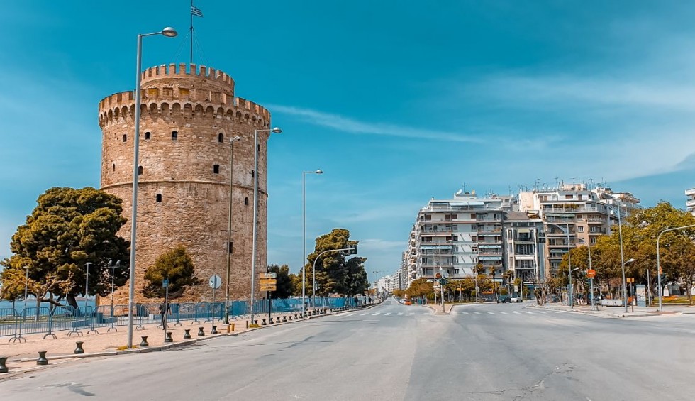 A generic square placeholder image with rounded corners in a figure.