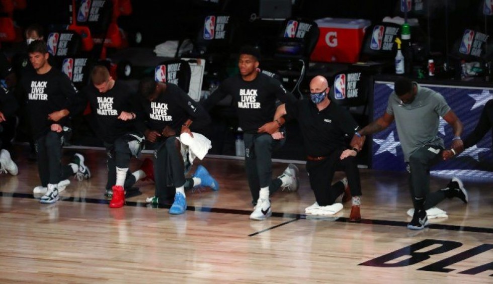 A generic square placeholder image with rounded corners in a figure.