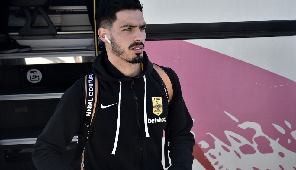 A generic square placeholder image with rounded corners in a figure.