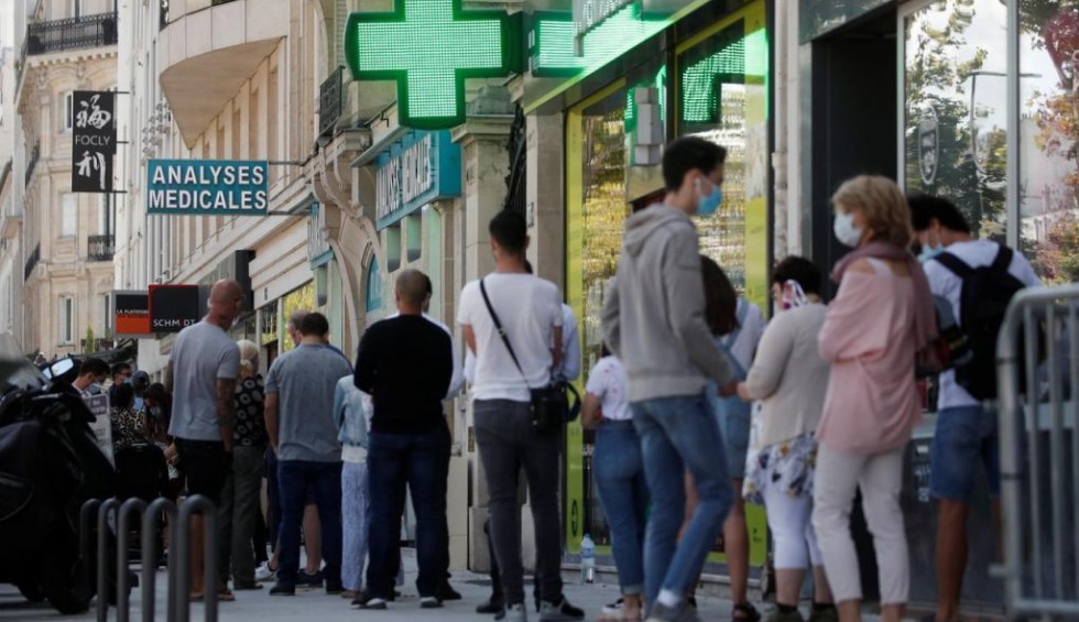 A generic square placeholder image with rounded corners in a figure.