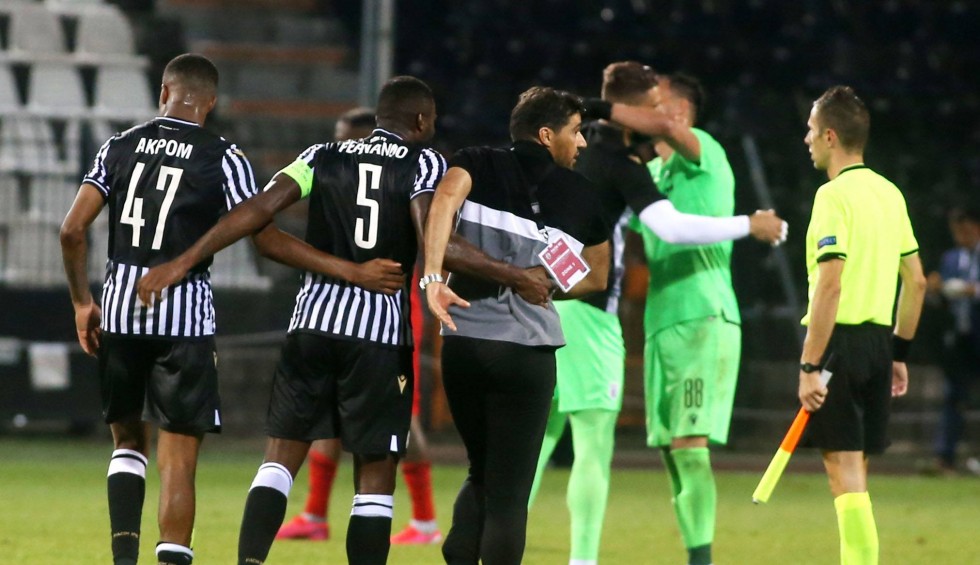 A generic square placeholder image with rounded corners in a figure.