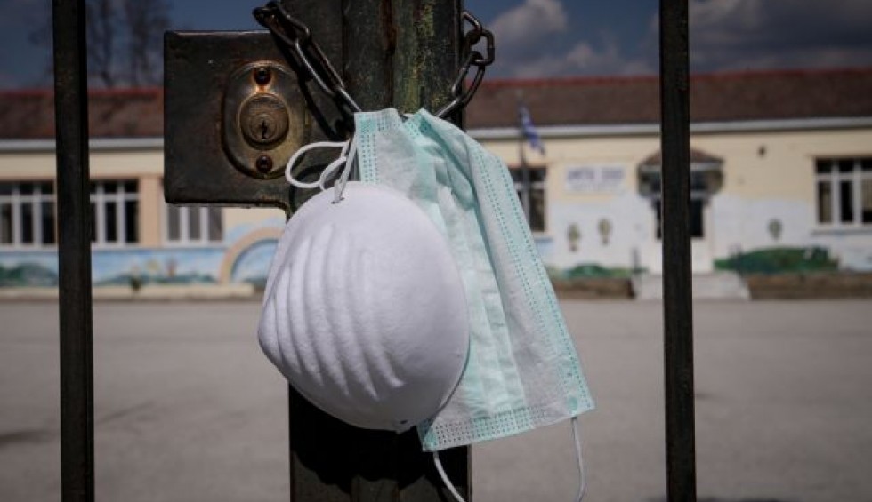 A generic square placeholder image with rounded corners in a figure.