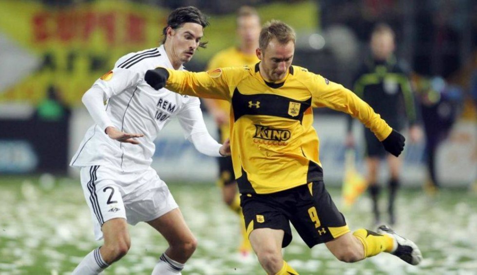 A generic square placeholder image with rounded corners in a figure.