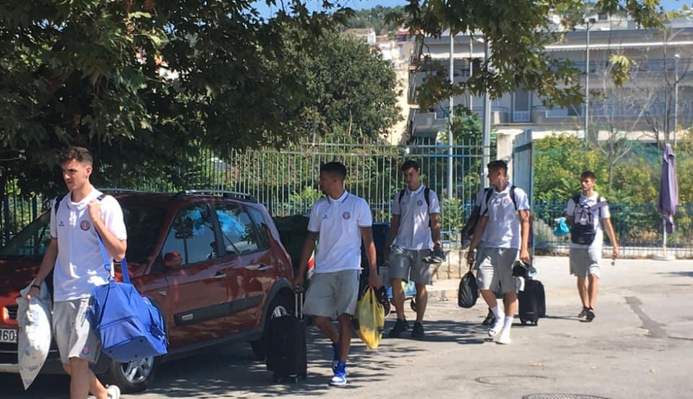 A generic square placeholder image with rounded corners in a figure.