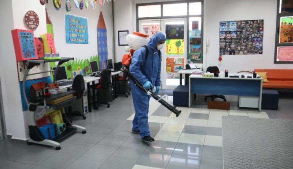 A generic square placeholder image with rounded corners in a figure.