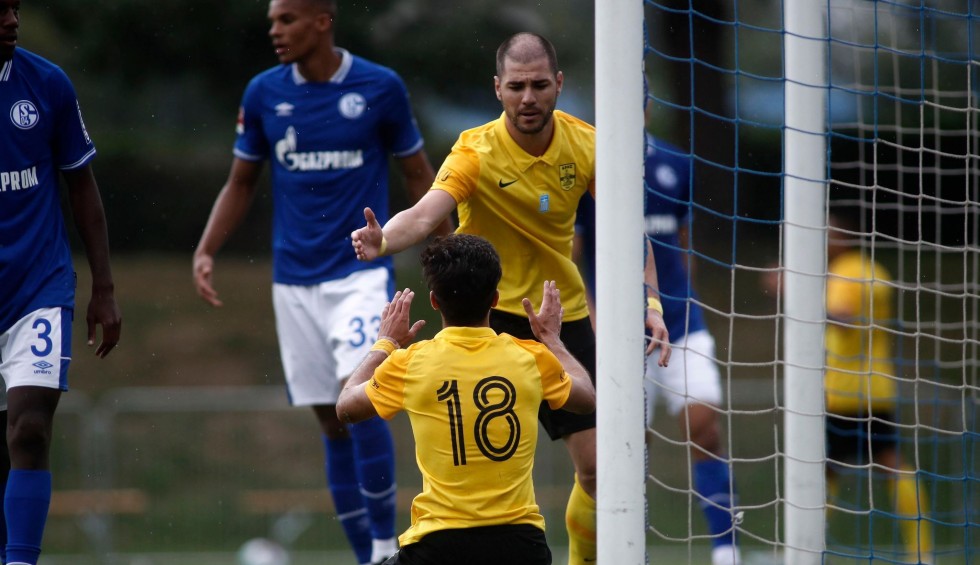 A generic square placeholder image with rounded corners in a figure.