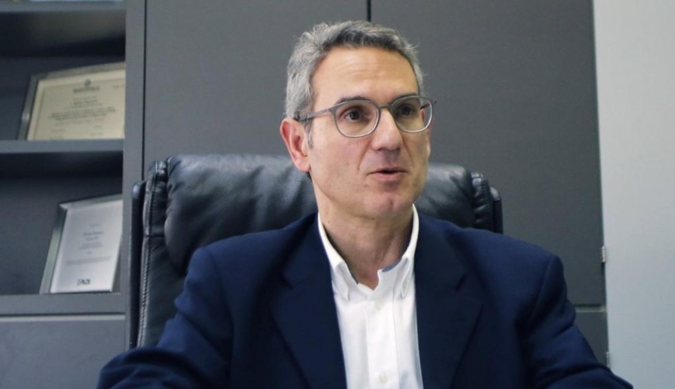 A generic square placeholder image with rounded corners in a figure.