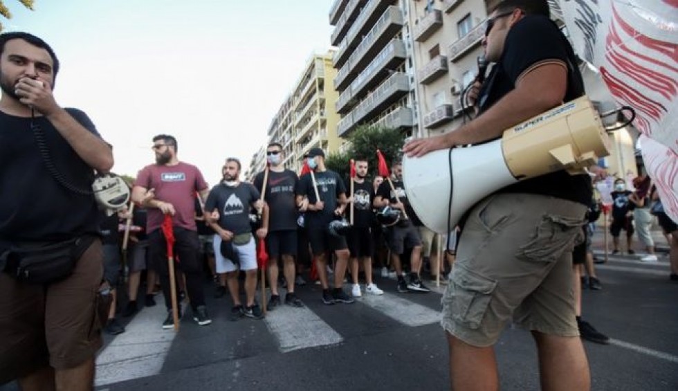 A generic square placeholder image with rounded corners in a figure.