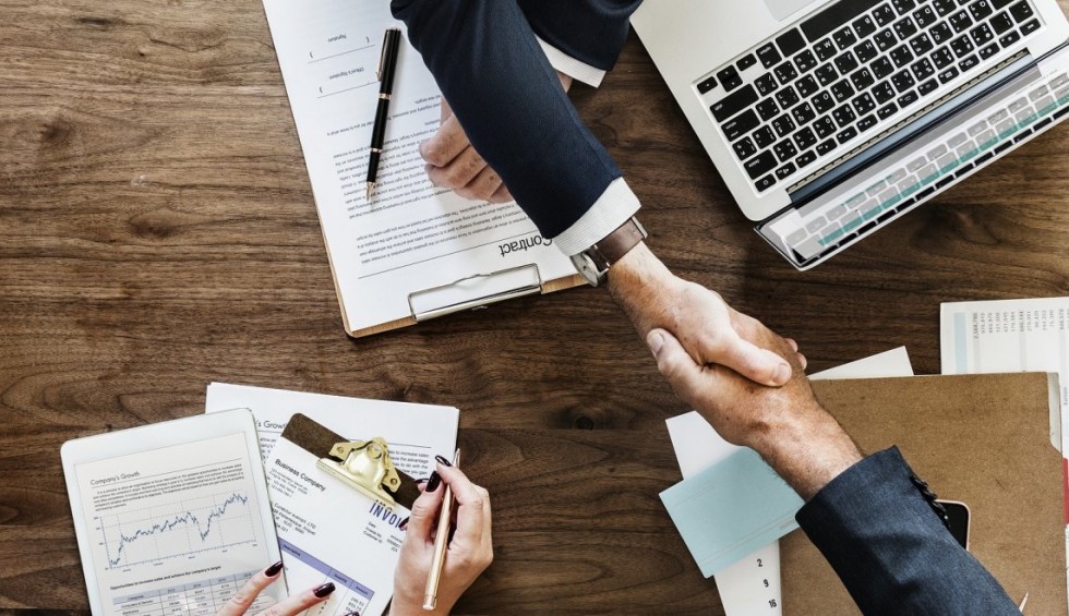 A generic square placeholder image with rounded corners in a figure.