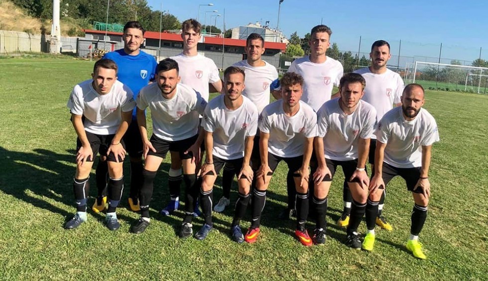 A generic square placeholder image with rounded corners in a figure.