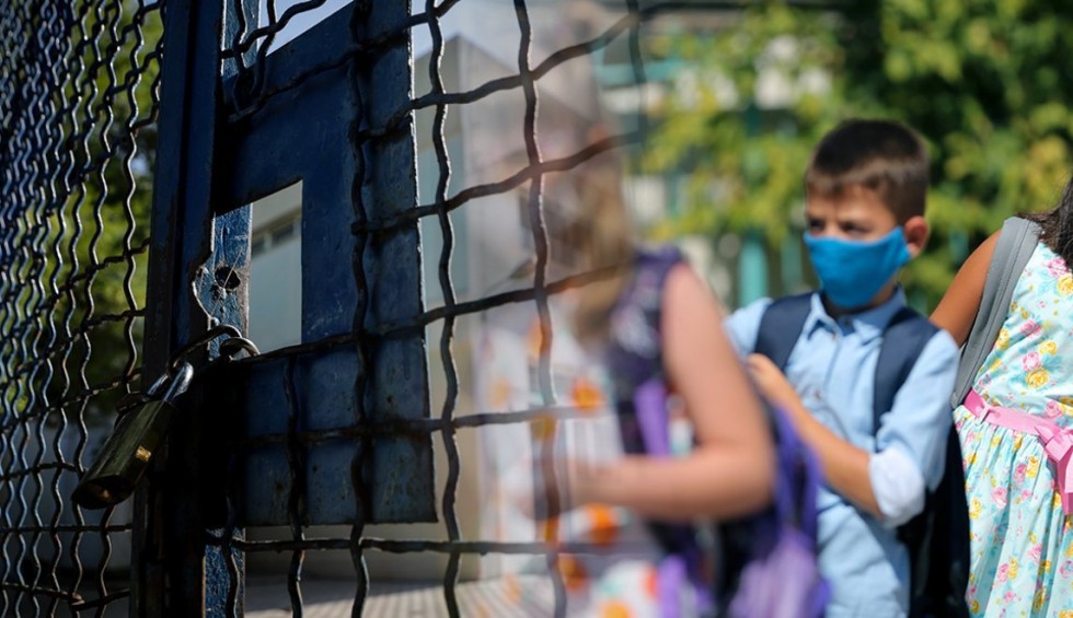 A generic square placeholder image with rounded corners in a figure.