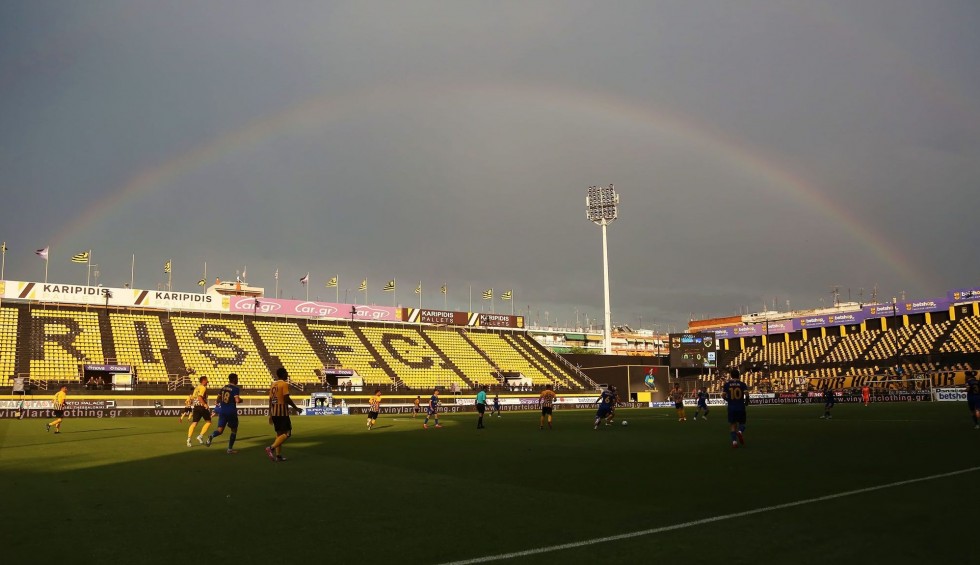 A generic square placeholder image with rounded corners in a figure.