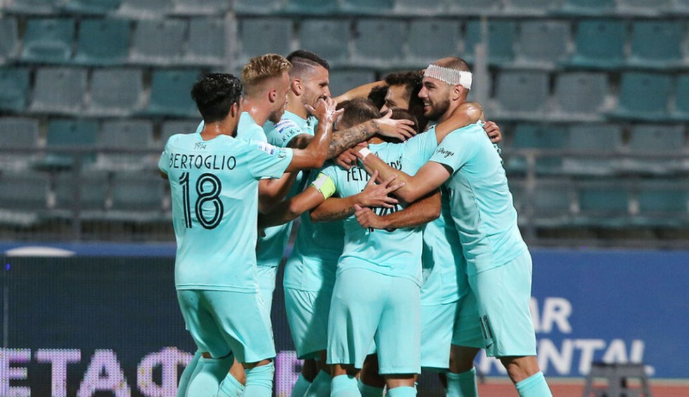 A generic square placeholder image with rounded corners in a figure.