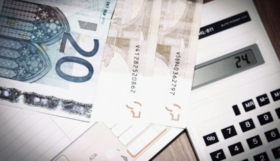 A generic square placeholder image with rounded corners in a figure.