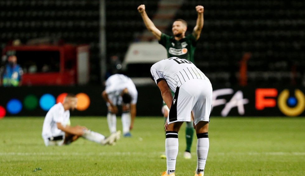 A generic square placeholder image with rounded corners in a figure.