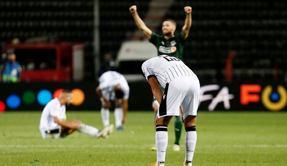 A generic square placeholder image with rounded corners in a figure.