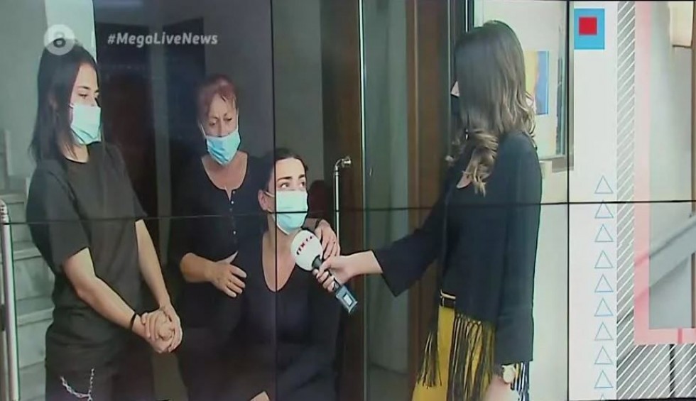 A generic square placeholder image with rounded corners in a figure.